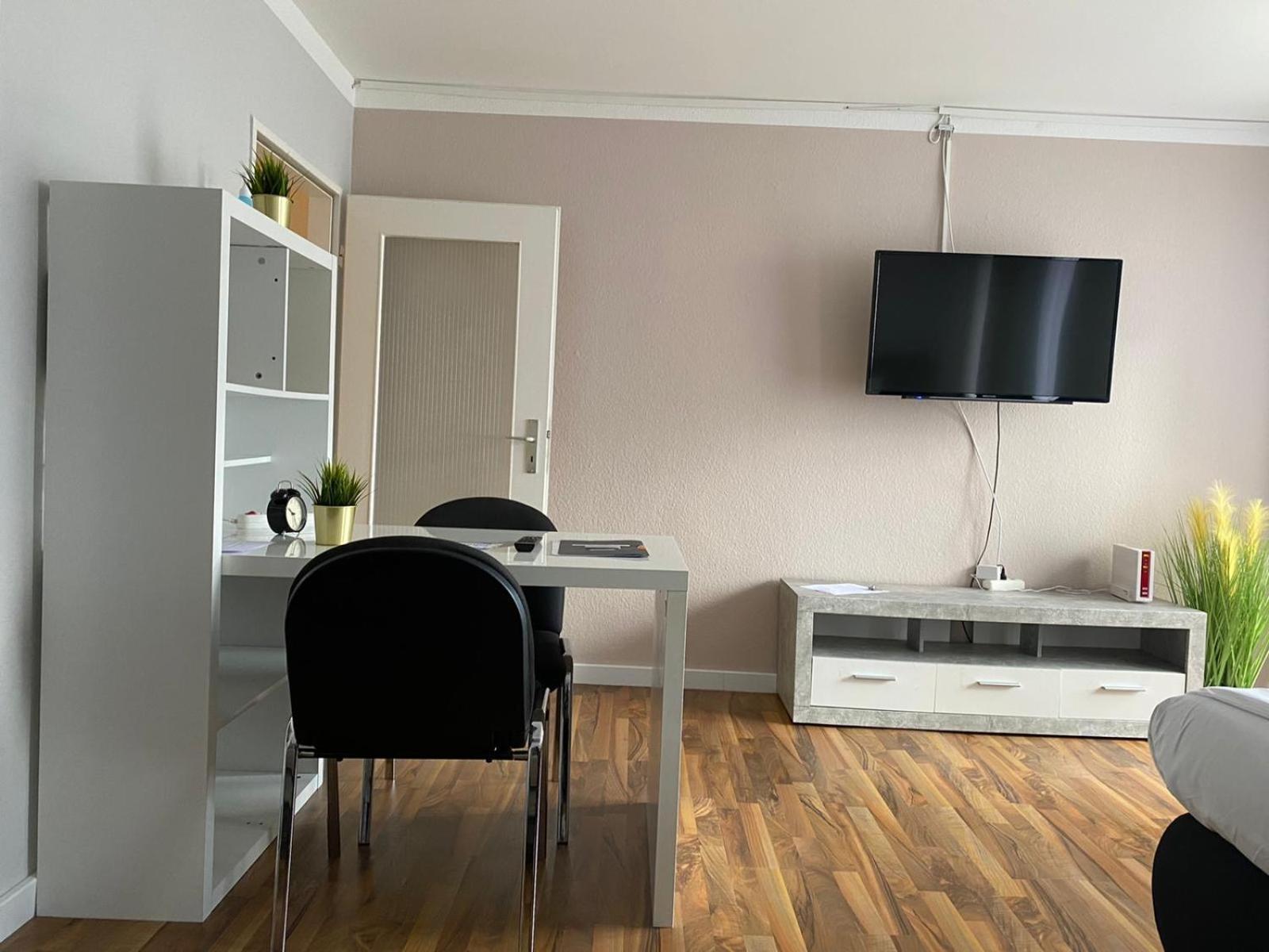 1,5-Zimmer Apartment Mit Balkon Am Hauptbahnhof Neumünster Buitenkant foto