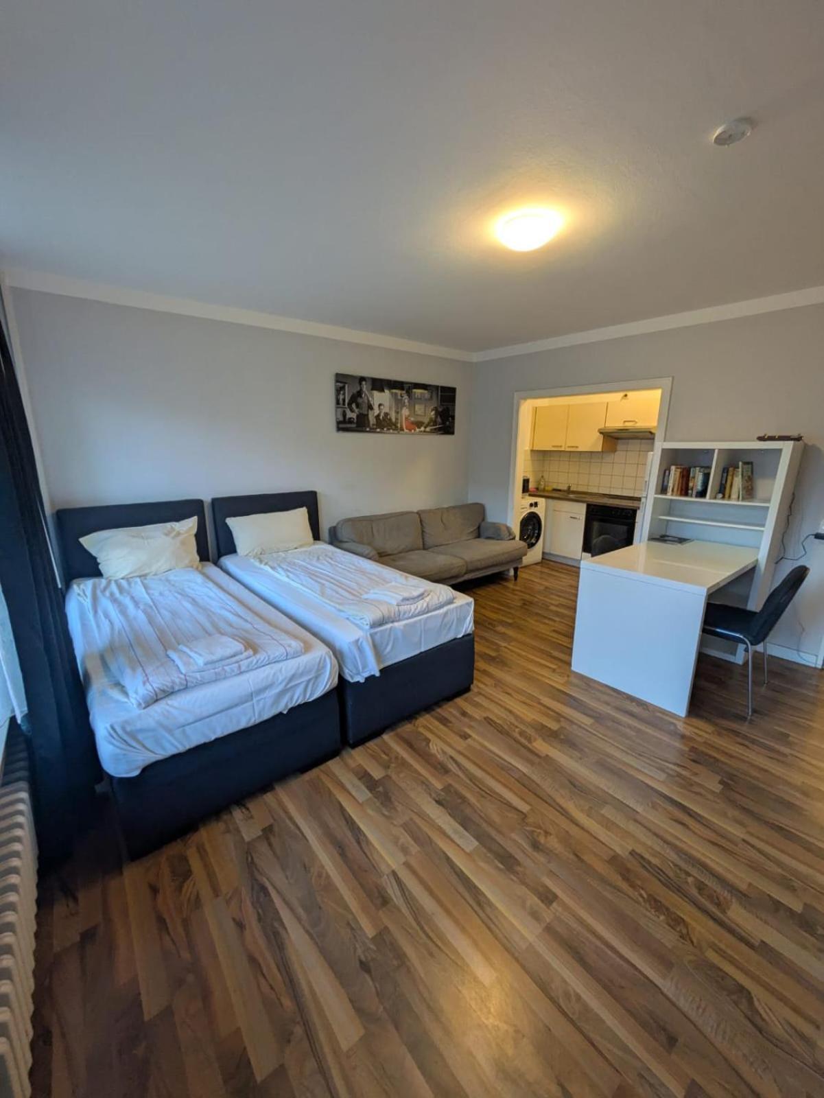 1,5-Zimmer Apartment Mit Balkon Am Hauptbahnhof Neumünster Buitenkant foto
