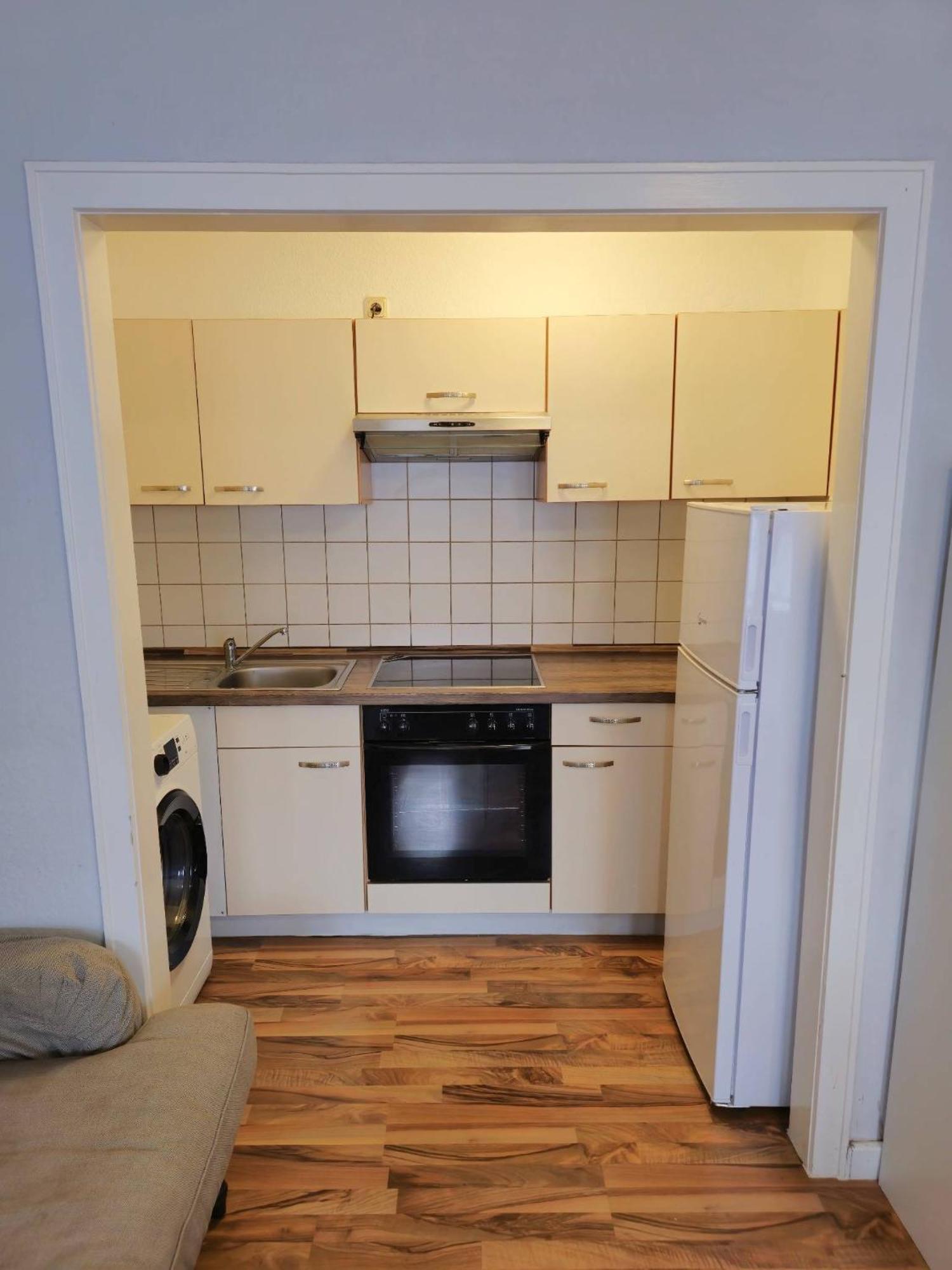 1,5-Zimmer Apartment Mit Balkon Am Hauptbahnhof Neumünster Buitenkant foto